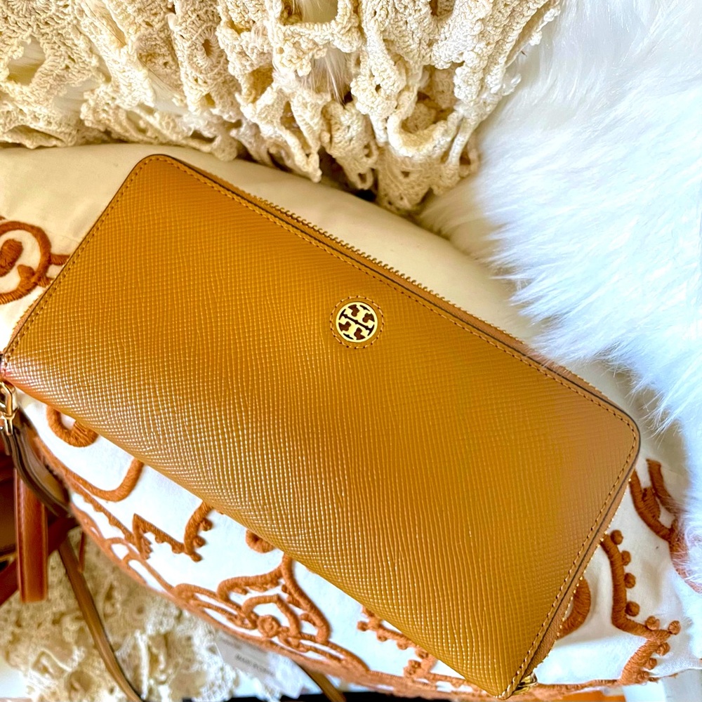 Tory burch Robinson Zip leather wallet